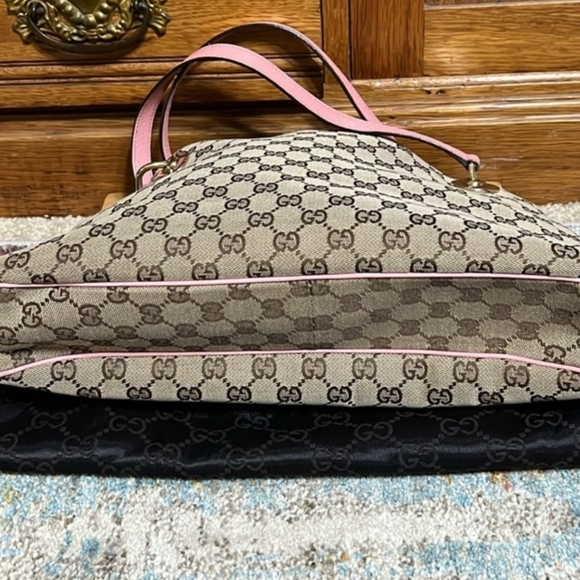 Gucci GG Canvas Eclipse Bag - Picture 4 of 11